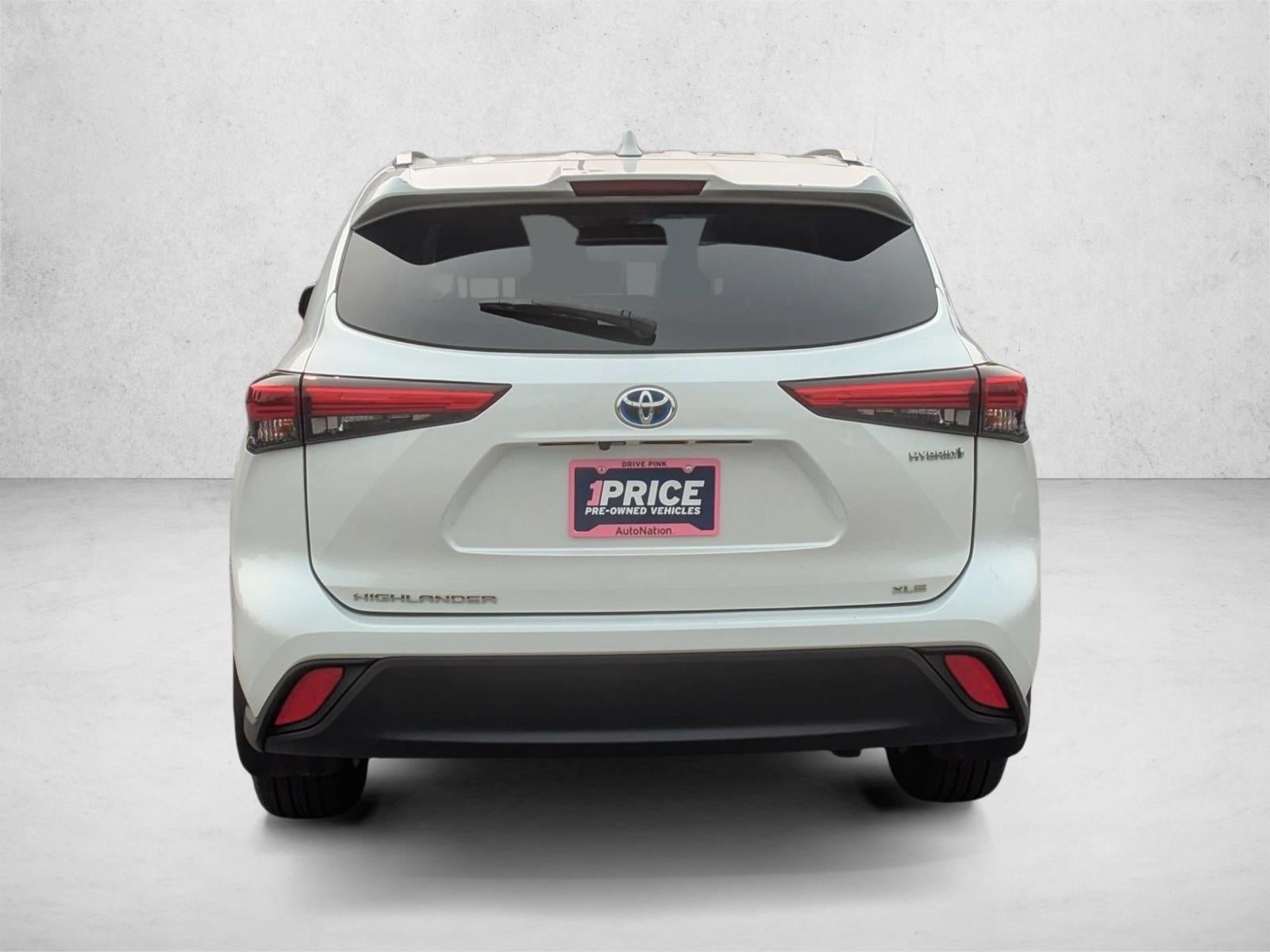 2022 Toyota Highlander Hybrid XLE AWD (Natl)