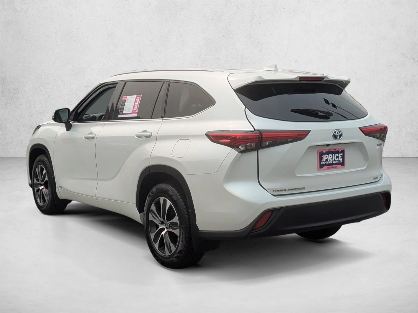 2022 Toyota Highlander Hybrid XLE AWD (Natl)