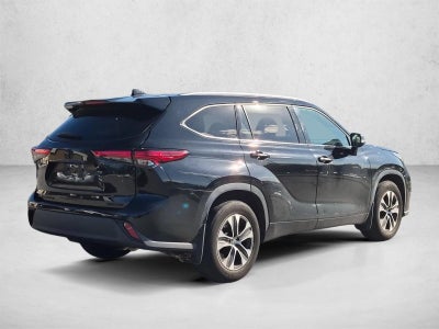 2021 Toyota Highlander XLE AWD (Natl)