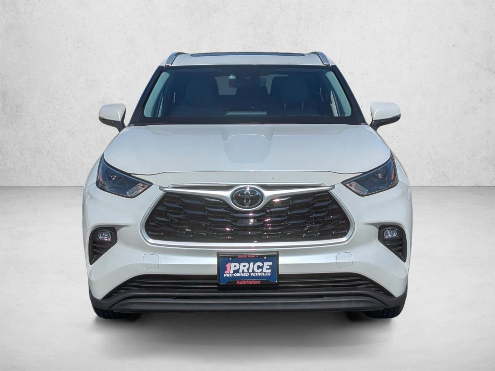 2022 Toyota Highlander XLE AWD (Natl)