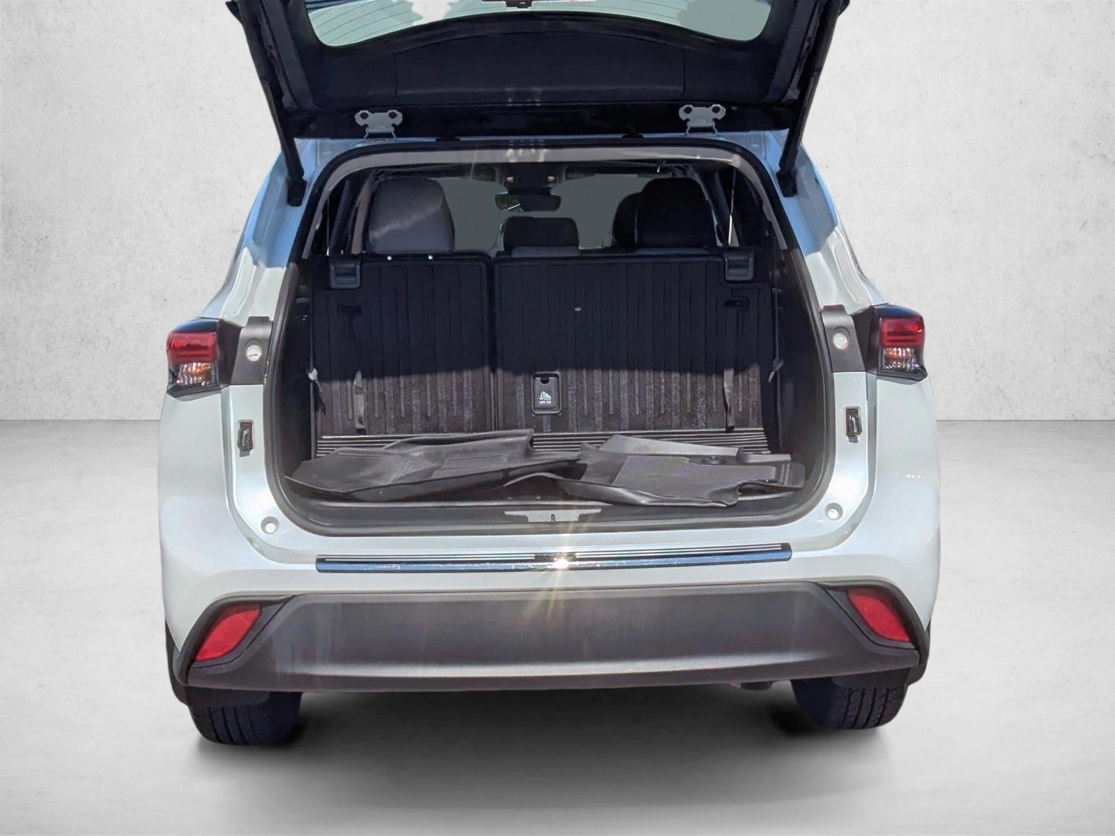 2022 Toyota Highlander XLE AWD (Natl)