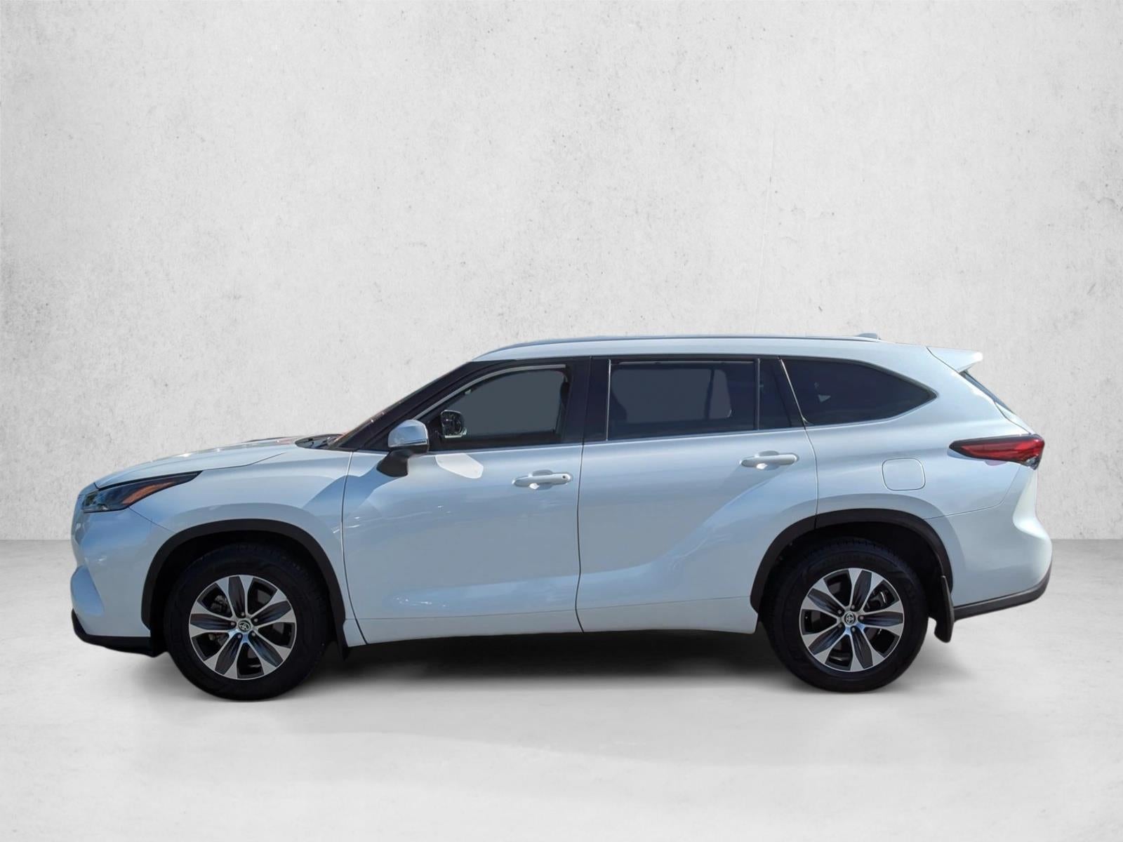 2022 Toyota Highlander XLE AWD (Natl)