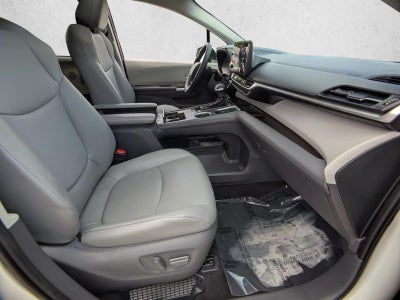 2021 Toyota Sienna XLE FWD 7-Passenger (Natl)