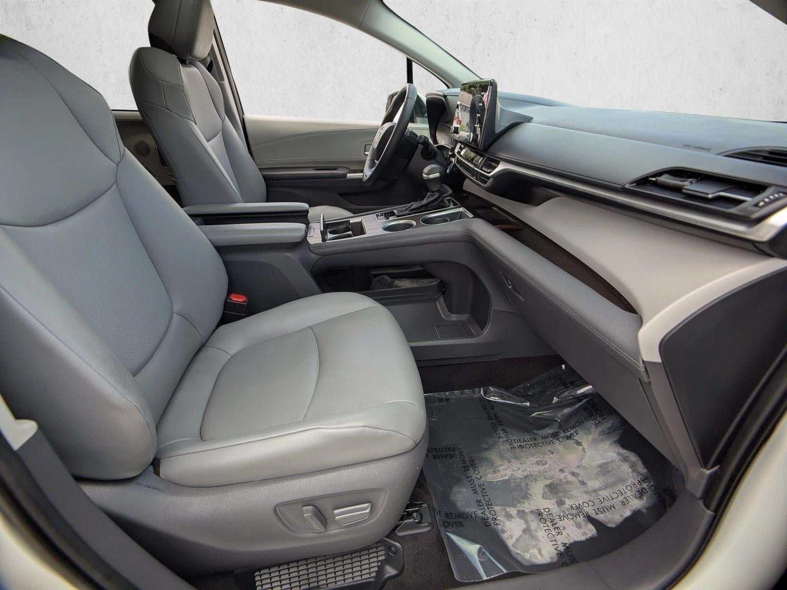 2021 Toyota Sienna XLE FWD 7-Passenger (Natl)