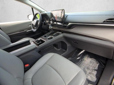 2021 Toyota Sienna XLE FWD 7-Passenger (Natl)