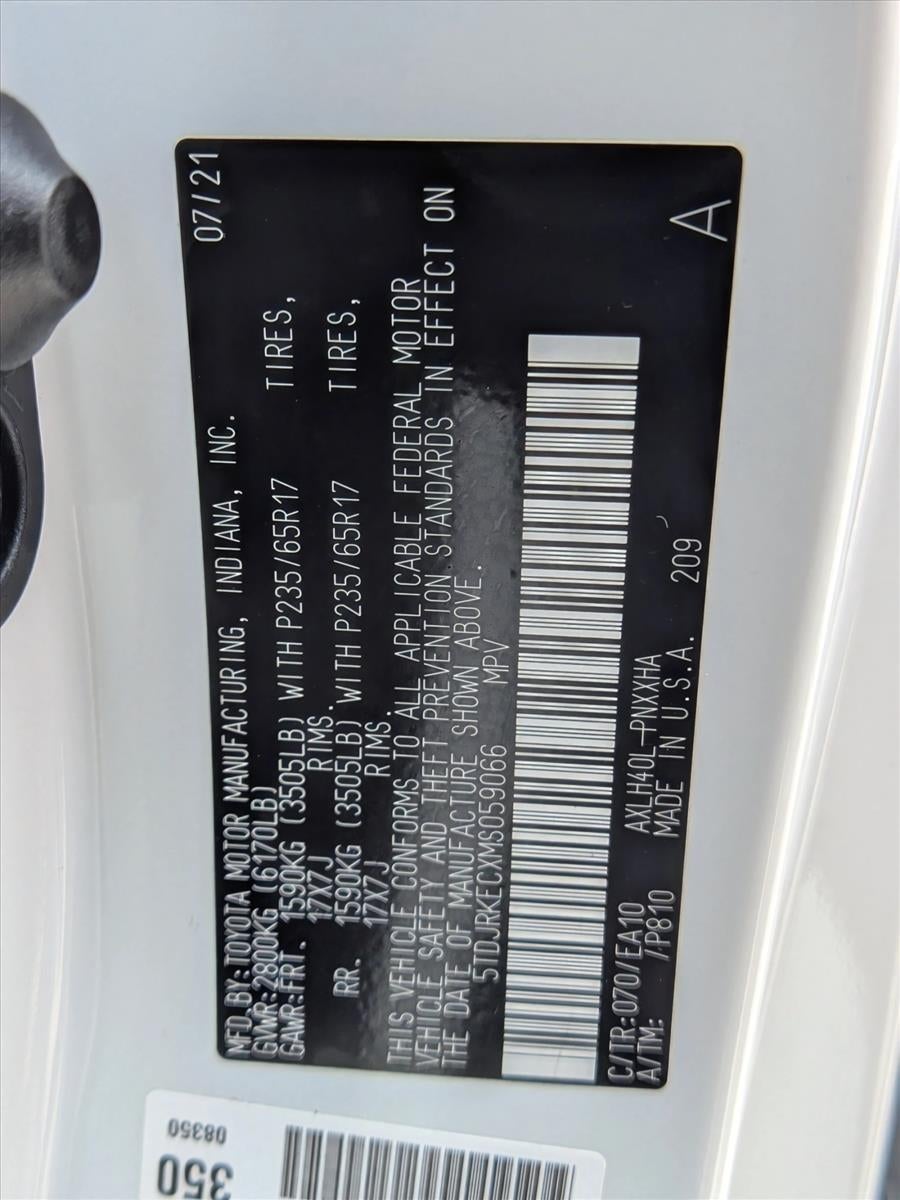 2021 Toyota Sienna XLE FWD 7-Passenger (Natl)