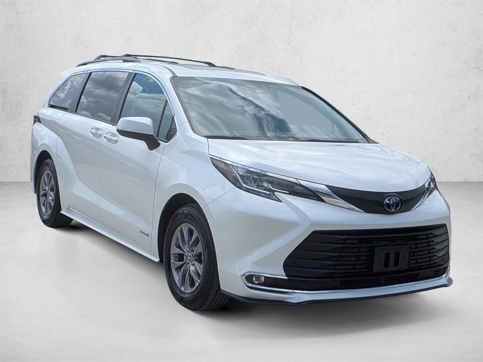2021 Toyota Sienna XLE FWD 7-Passenger (Natl)