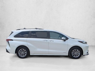 2021 Toyota Sienna XLE FWD 7-Passenger (Natl)