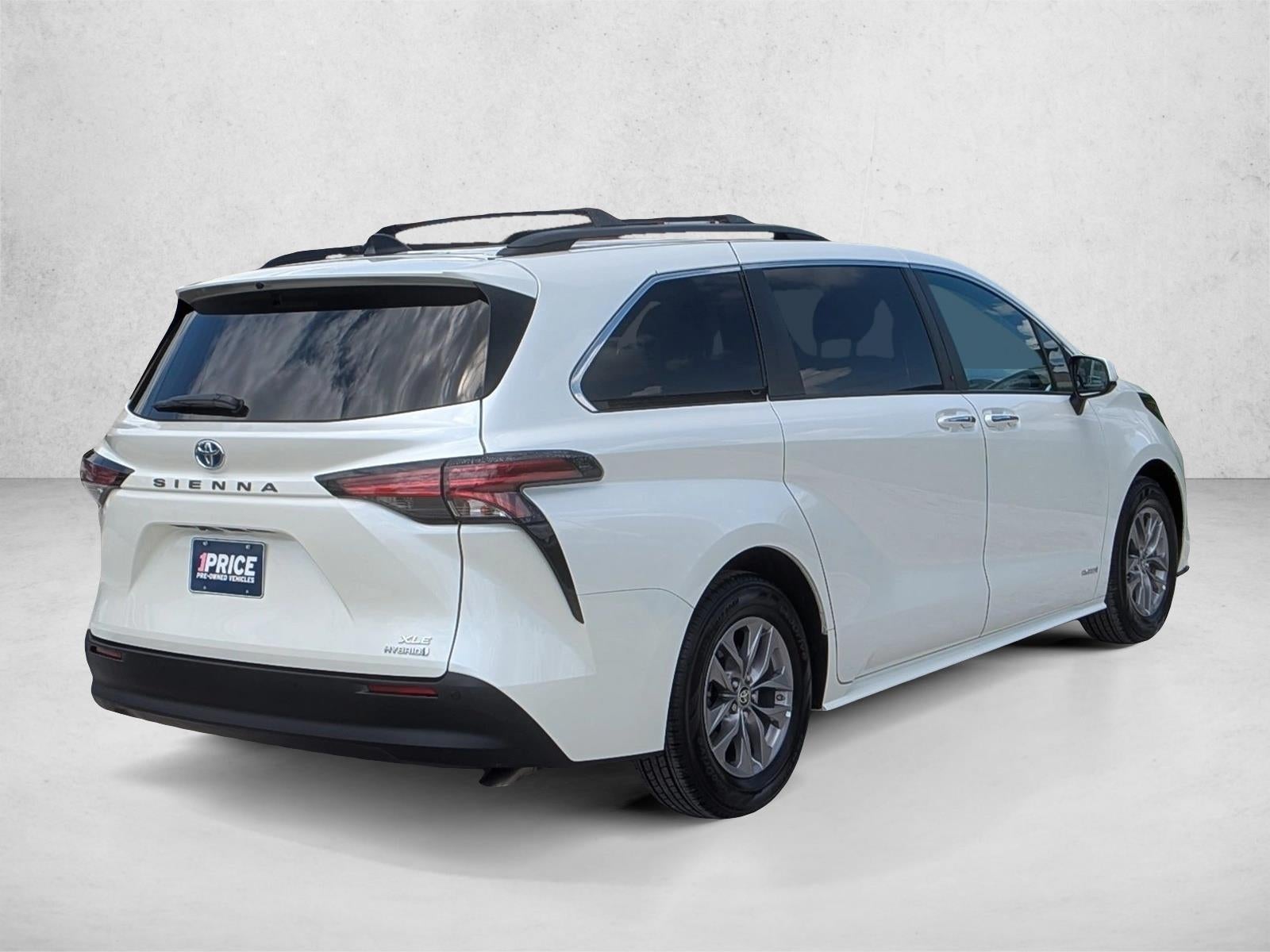 2021 Toyota Sienna XLE FWD 7-Passenger (Natl)