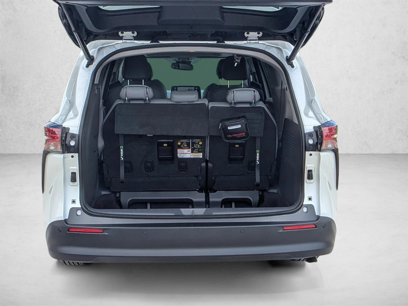 2021 Toyota Sienna XLE FWD 7-Passenger (Natl)