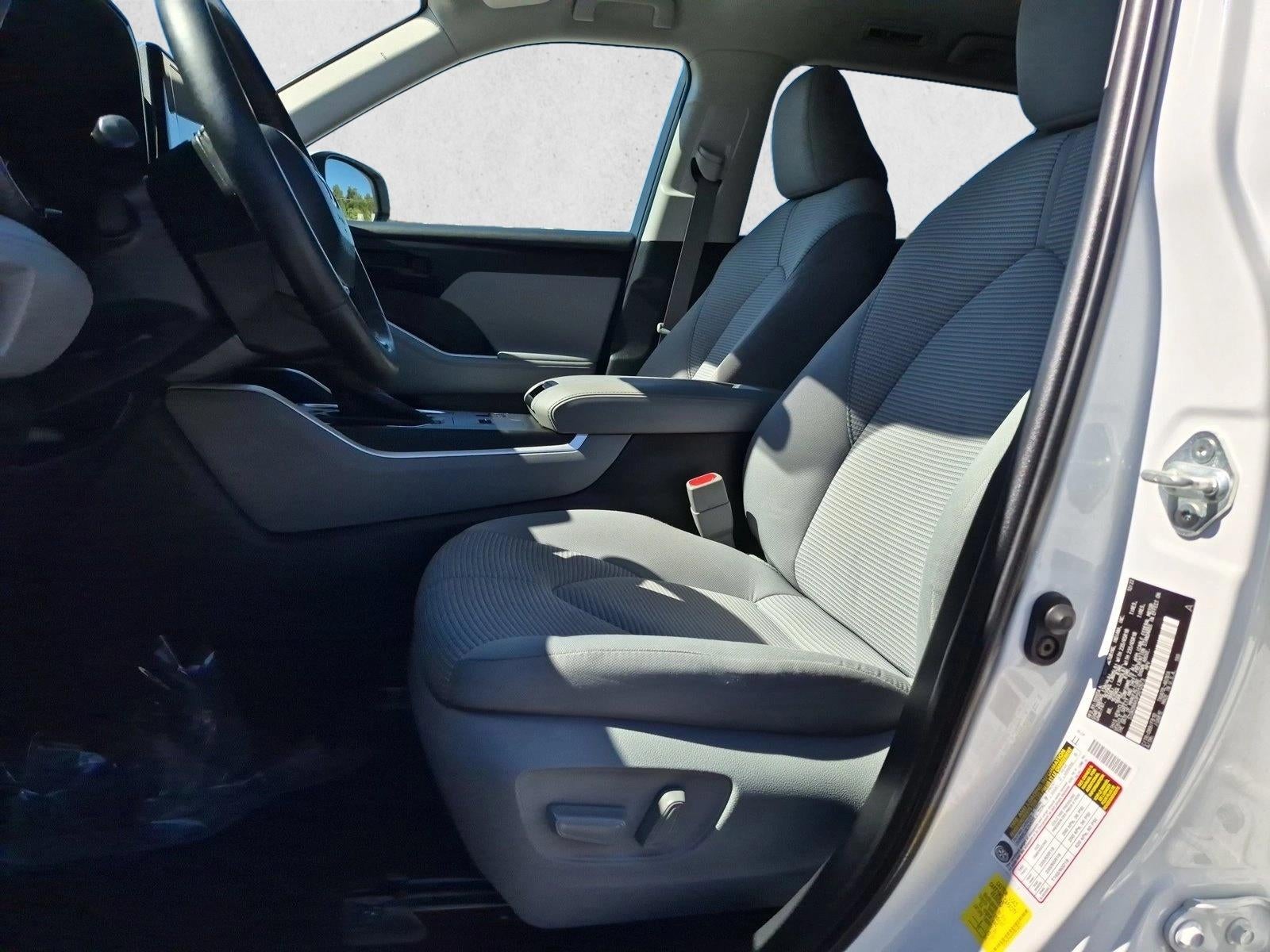 2023 Toyota Highlander LE FWD (Natl)
