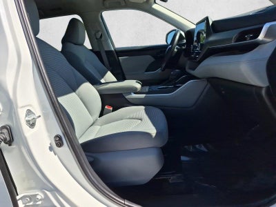 2023 Toyota Highlander LE FWD (Natl)