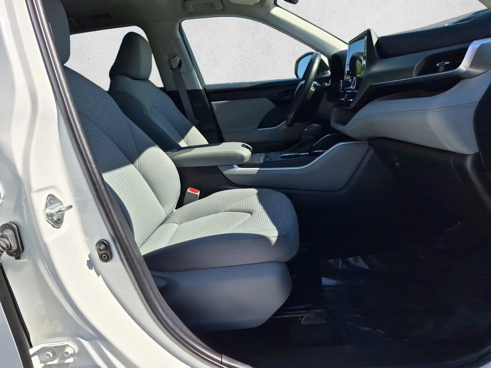 2023 Toyota Highlander LE FWD (Natl)