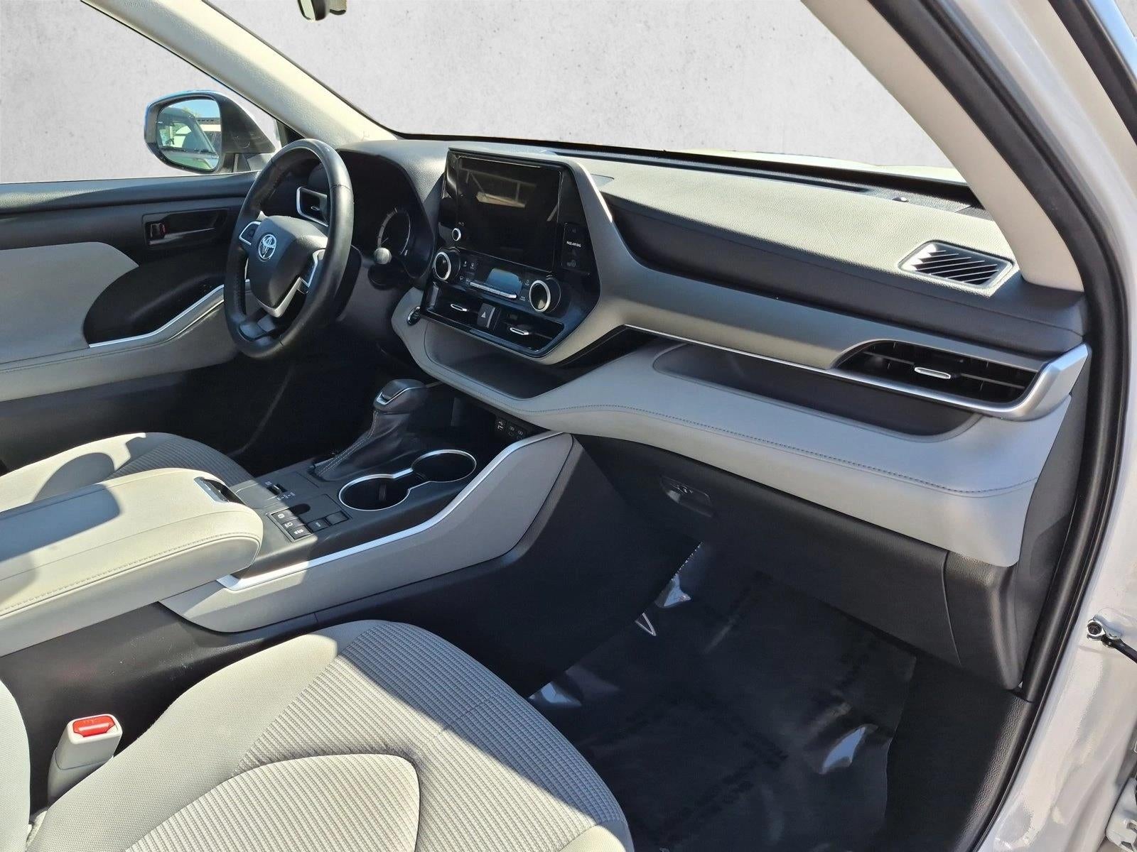 2023 Toyota Highlander LE FWD (Natl)