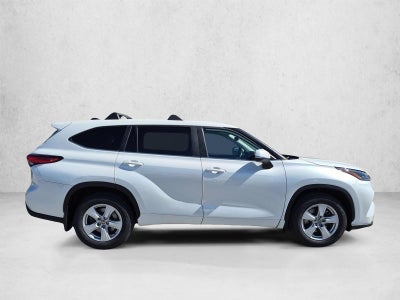 2023 Toyota Highlander LE FWD (Natl)