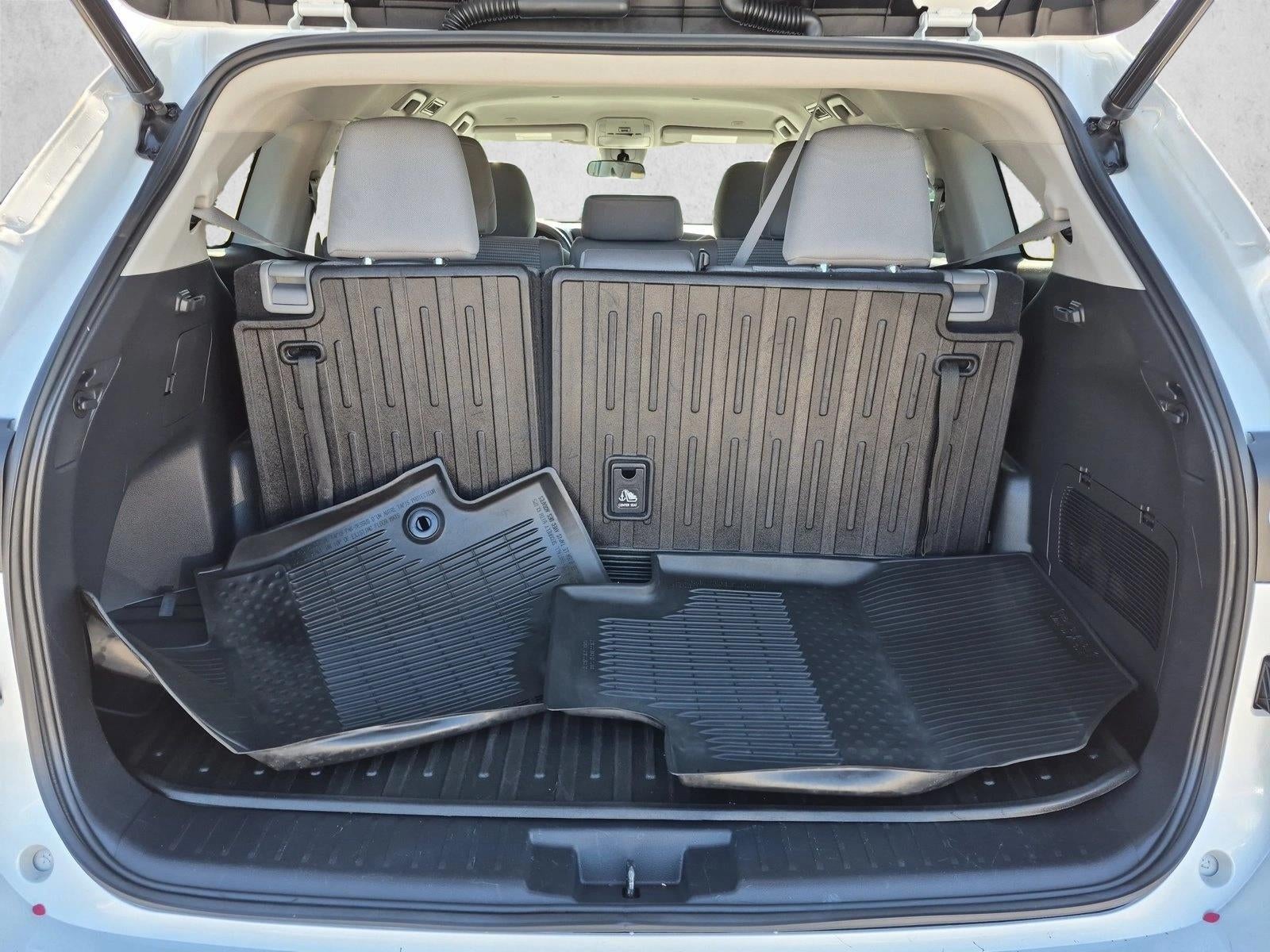 2023 Toyota Highlander LE FWD (Natl)