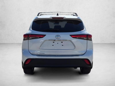 2023 Toyota Highlander LE FWD (Natl)