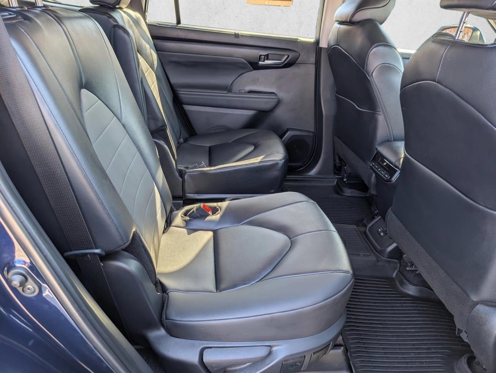 2025 Toyota Highlander XLE AWD (Natl)