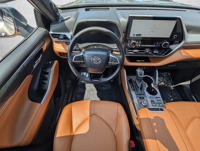 2025 Toyota Highlander Platinum AWD (Natl)