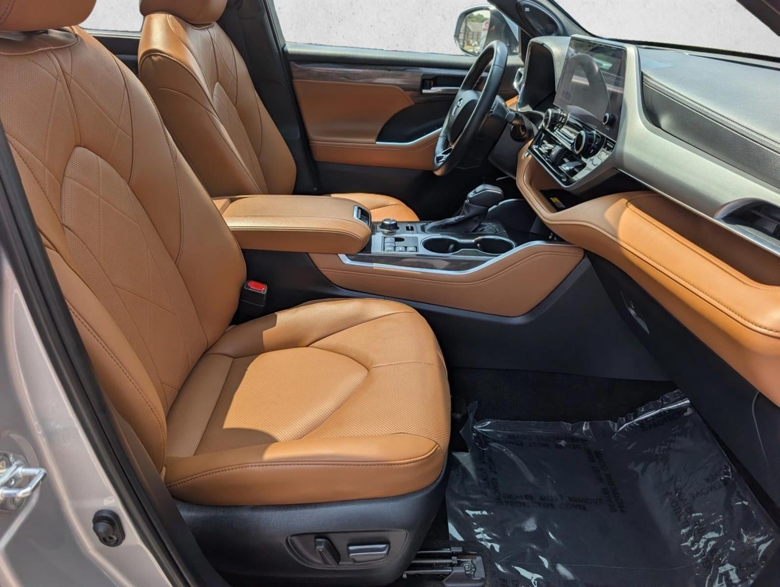 2025 Toyota Highlander Platinum AWD (Natl)