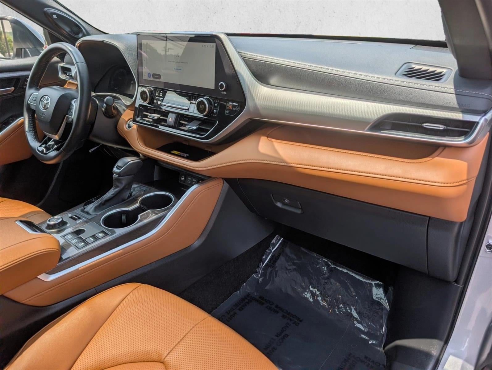 2025 Toyota Highlander Platinum AWD (Natl)