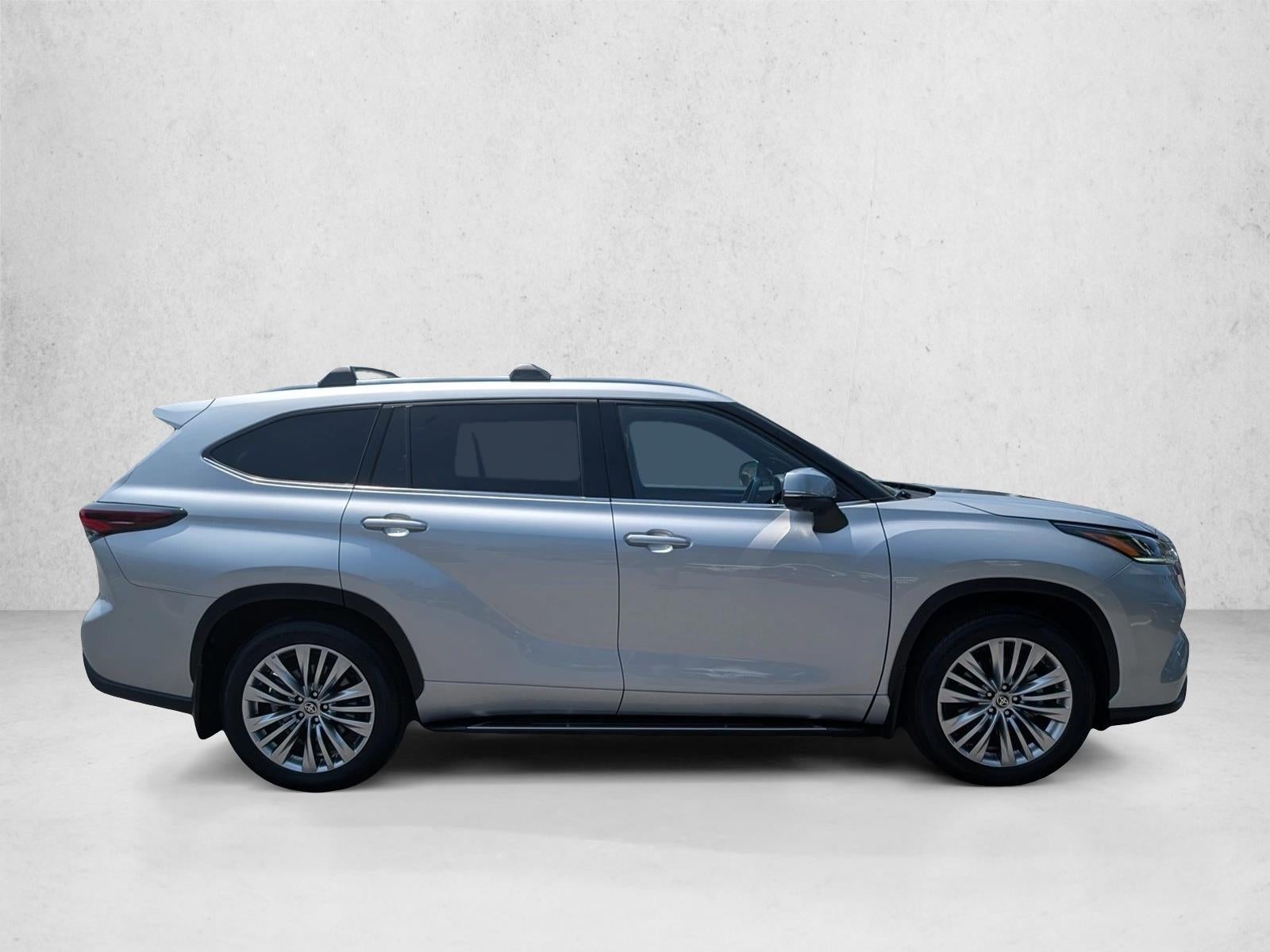 2025 Toyota Highlander Platinum AWD (Natl)