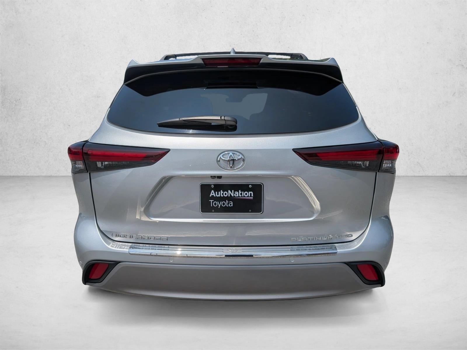 2025 Toyota Highlander Platinum AWD (Natl)