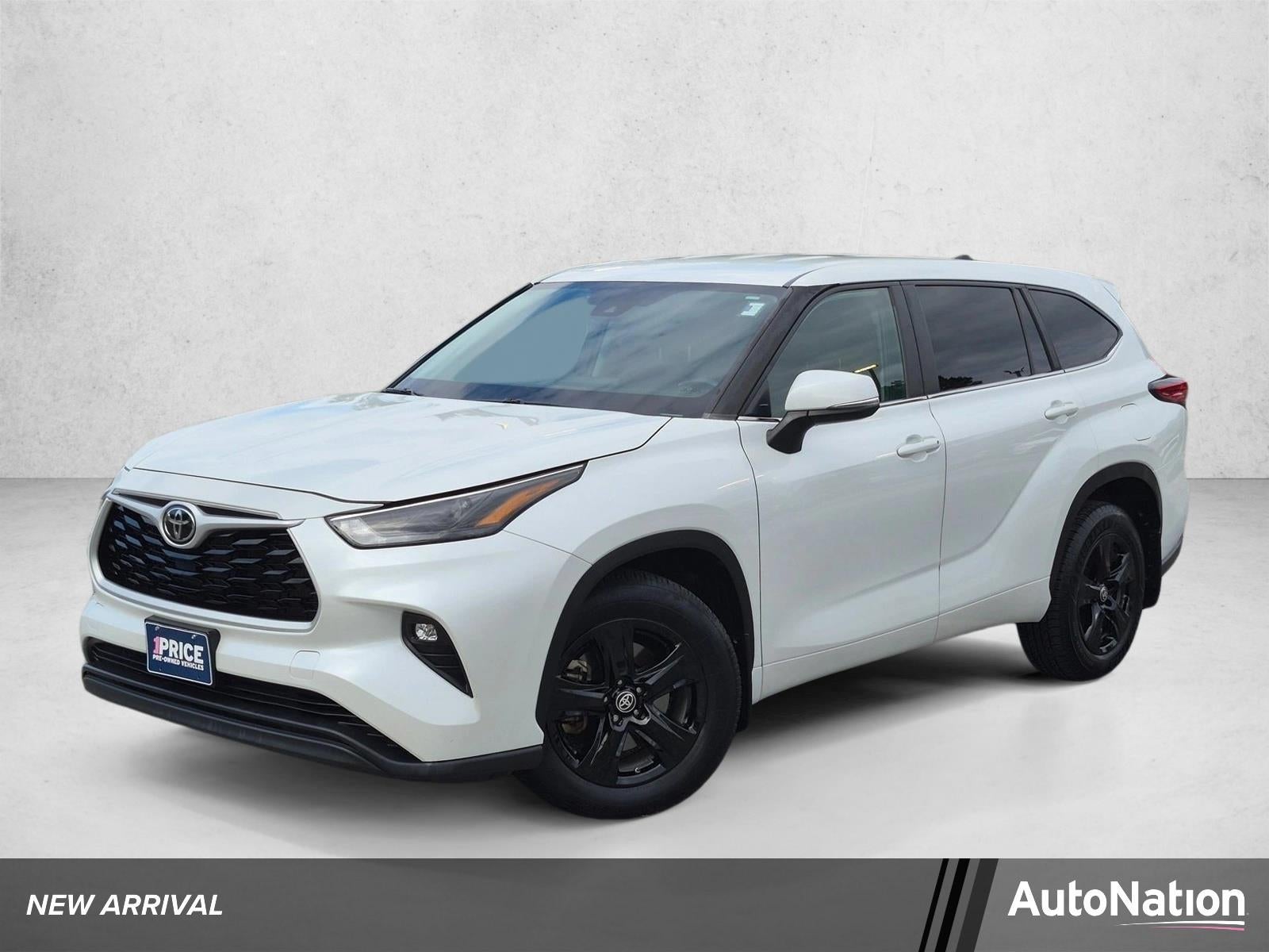 2023 Toyota Highlander LE AWD (SE)