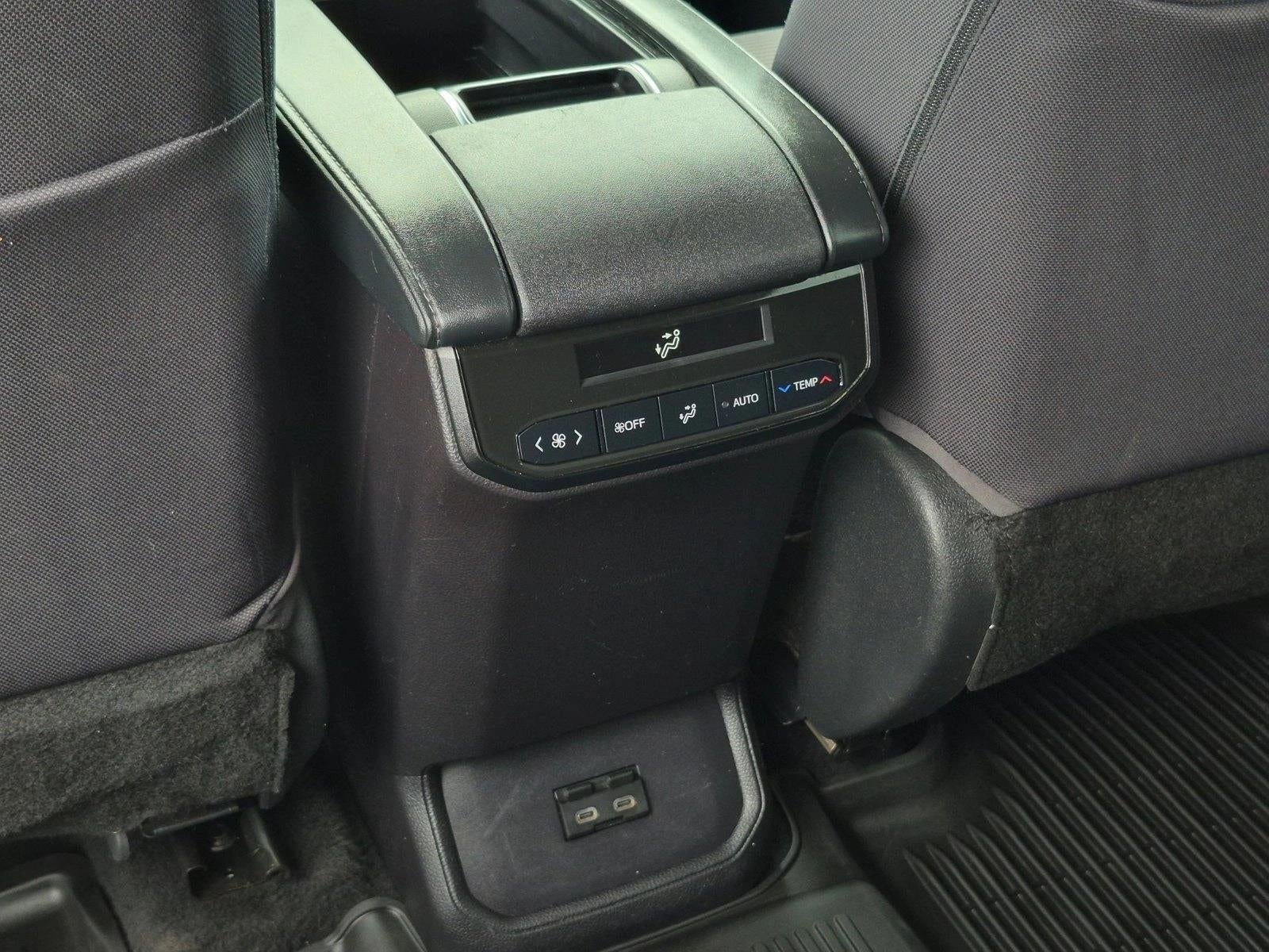 2023 Toyota Highlander LE AWD (SE)