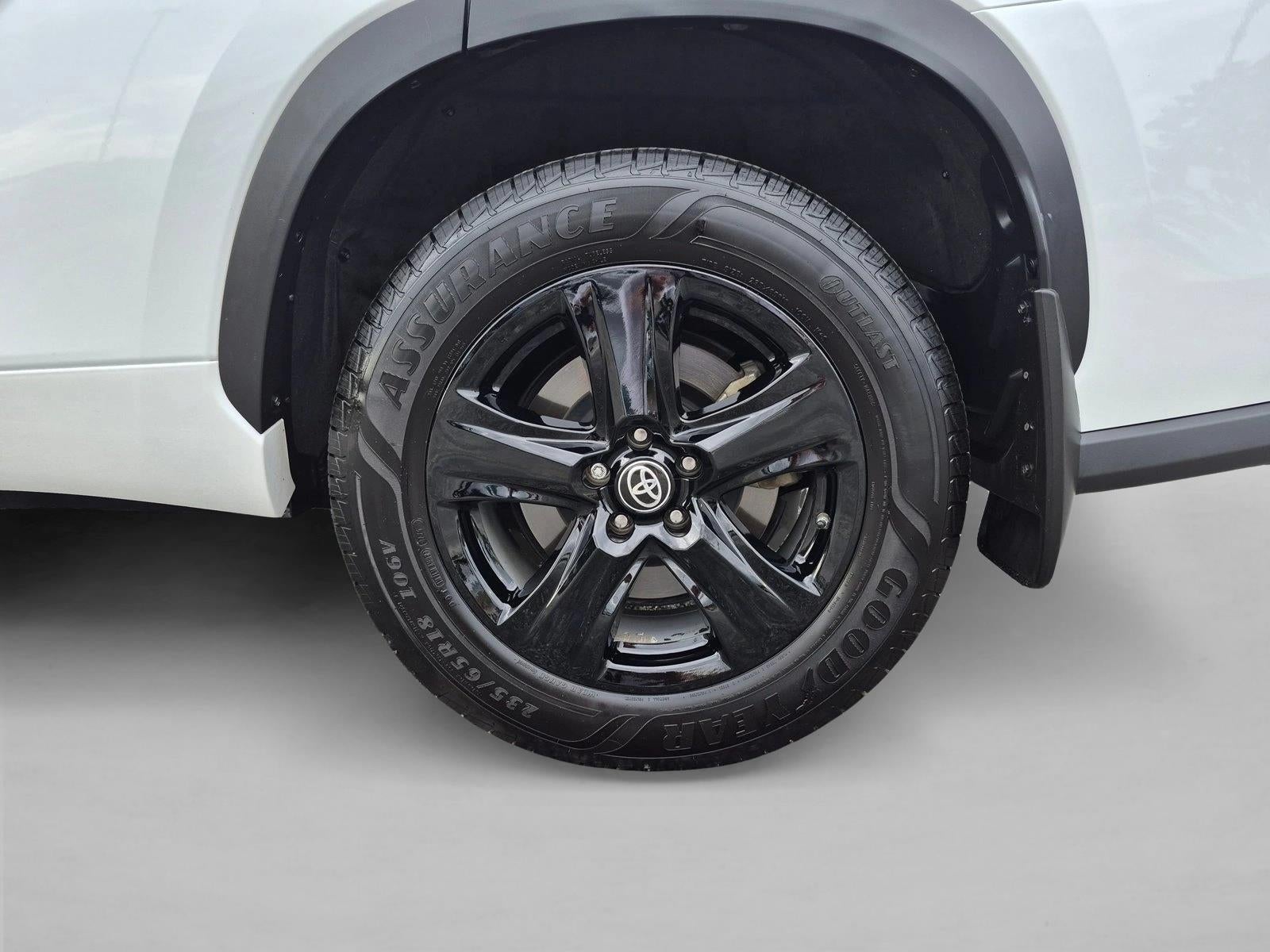 2023 Toyota Highlander LE AWD (SE)