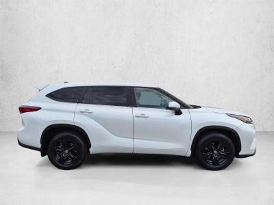 2023 Toyota Highlander LE AWD (SE)
