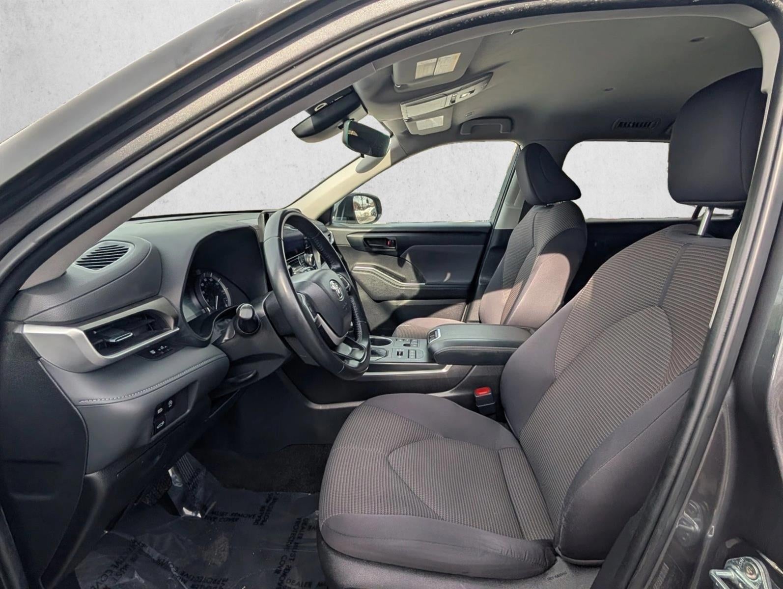 2023 Toyota Highlander LE AWD (Natl)