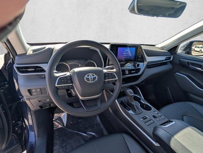 2025 Toyota Highlander XLE AWD (Natl)