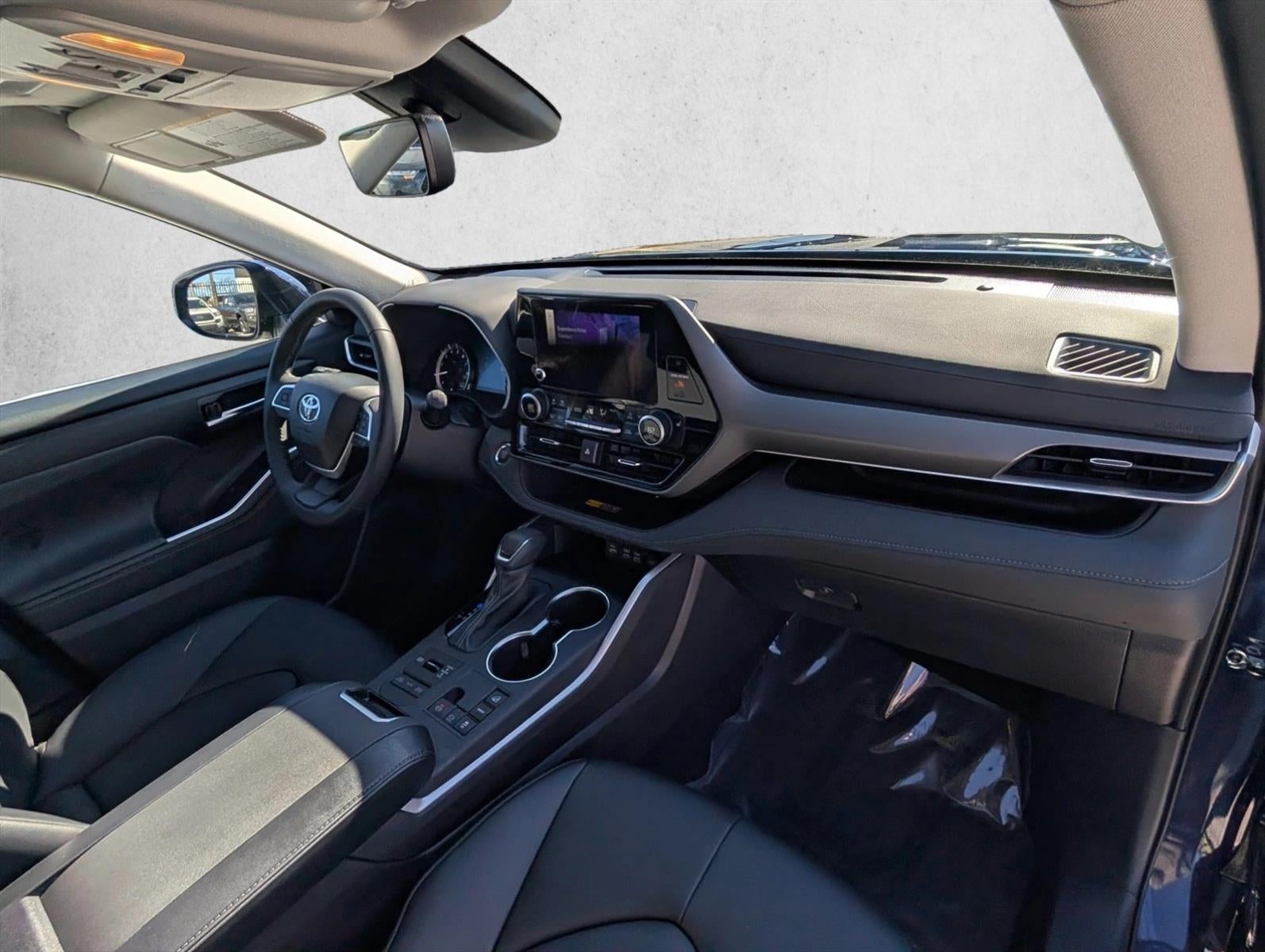 2025 Toyota Highlander XLE AWD (Natl)
