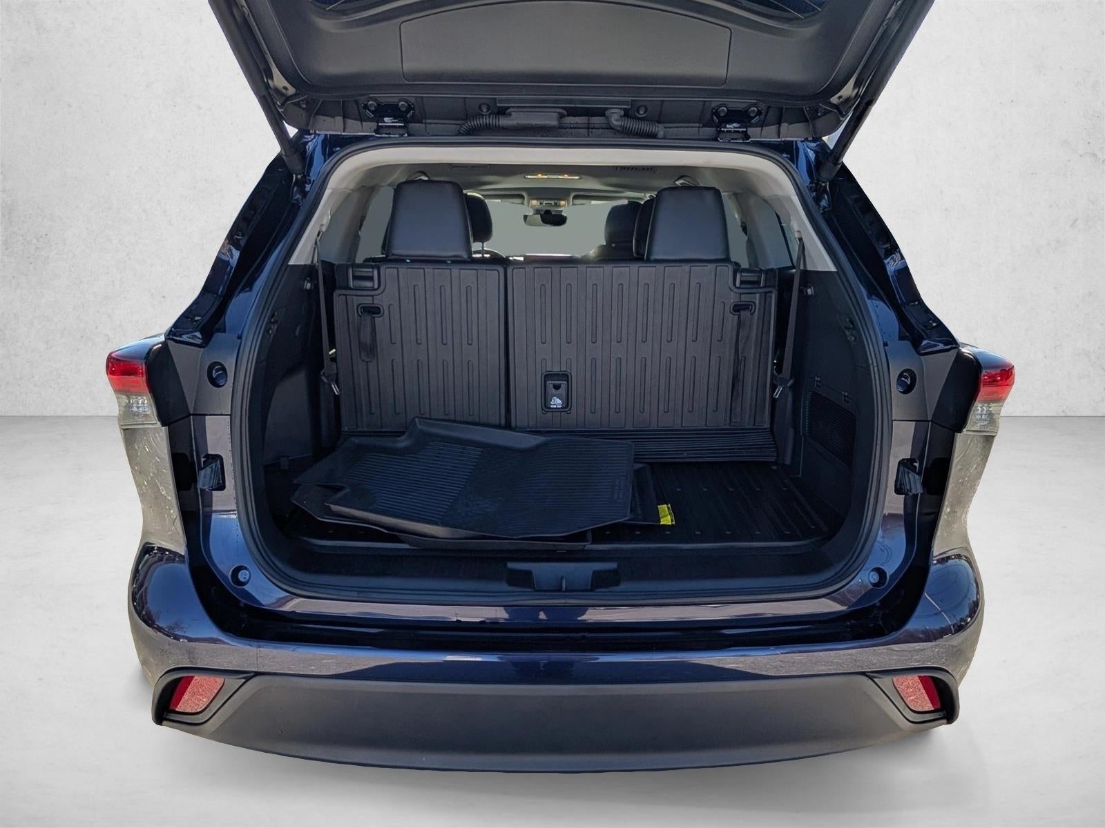 2025 Toyota Highlander XLE AWD (Natl)