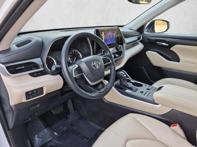 2025 Toyota Highlander XLE AWD (Natl)