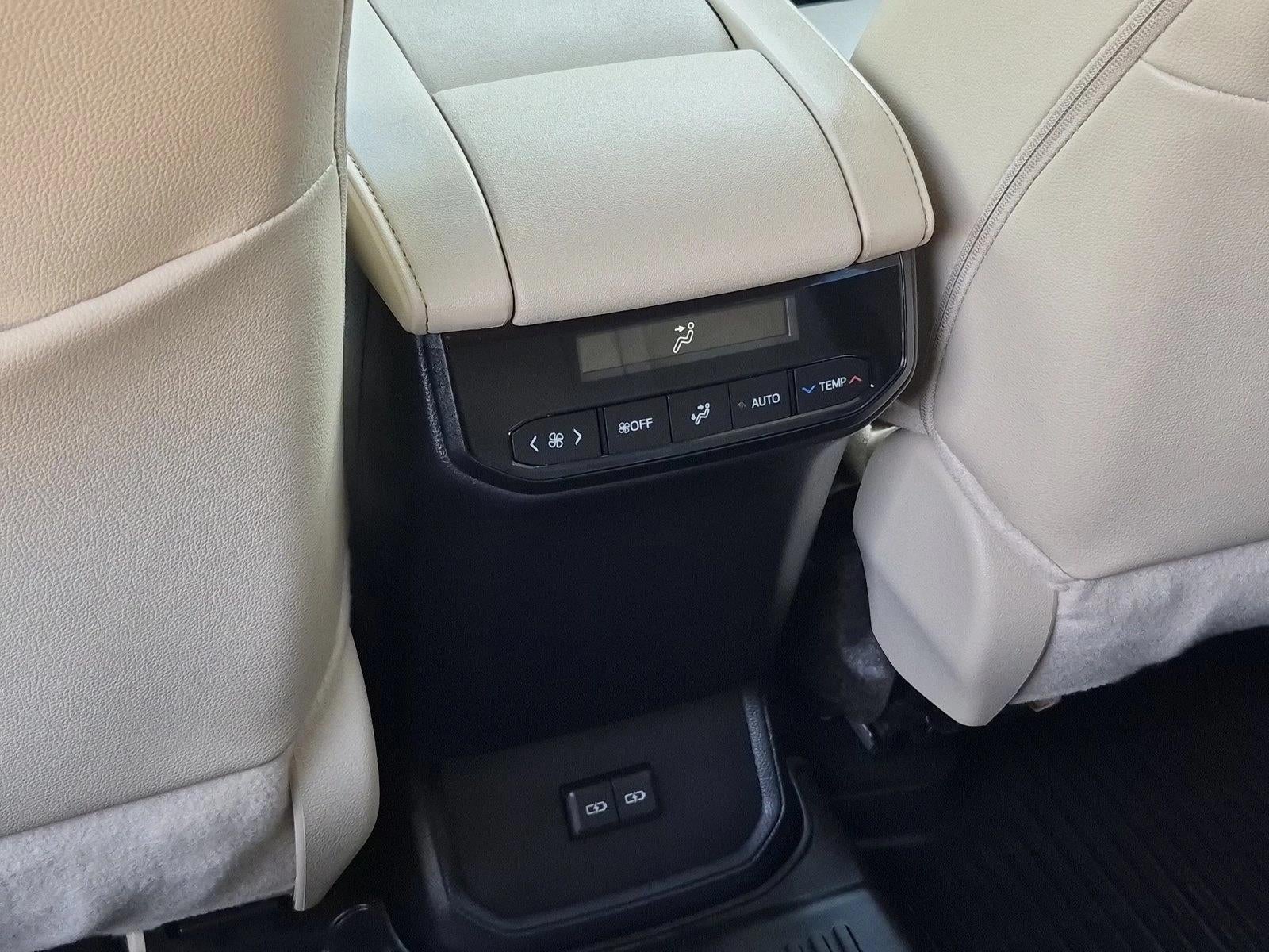 2025 Toyota Highlander XLE AWD (Natl)