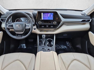2025 Toyota Highlander XLE AWD (Natl)
