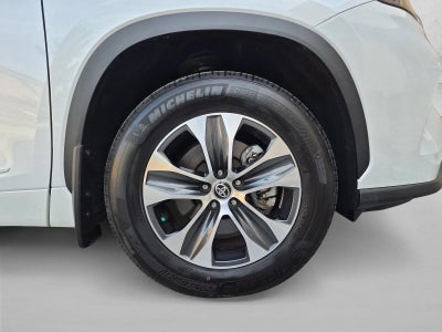 2025 Toyota Highlander XLE AWD (Natl)