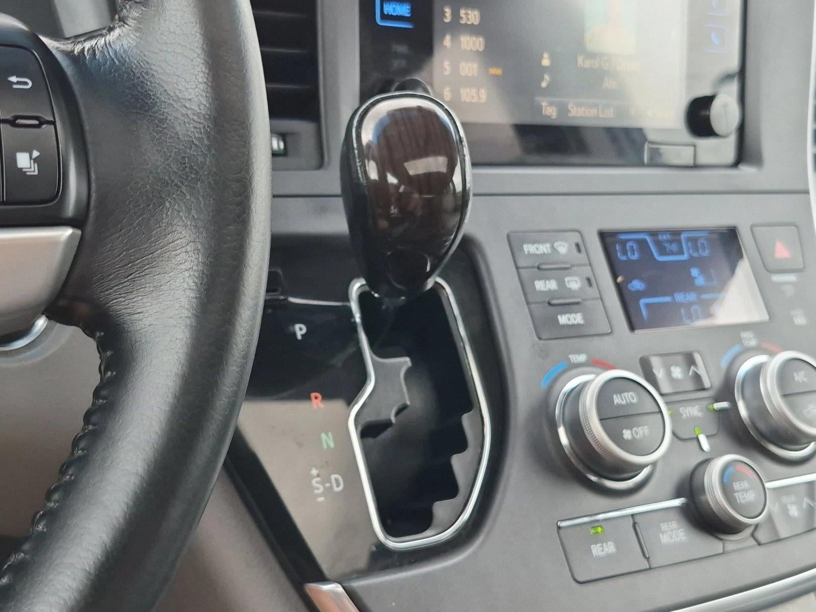 2015 Toyota Sienna 5dr 8-Pass Van XLE FWD (Natl)
