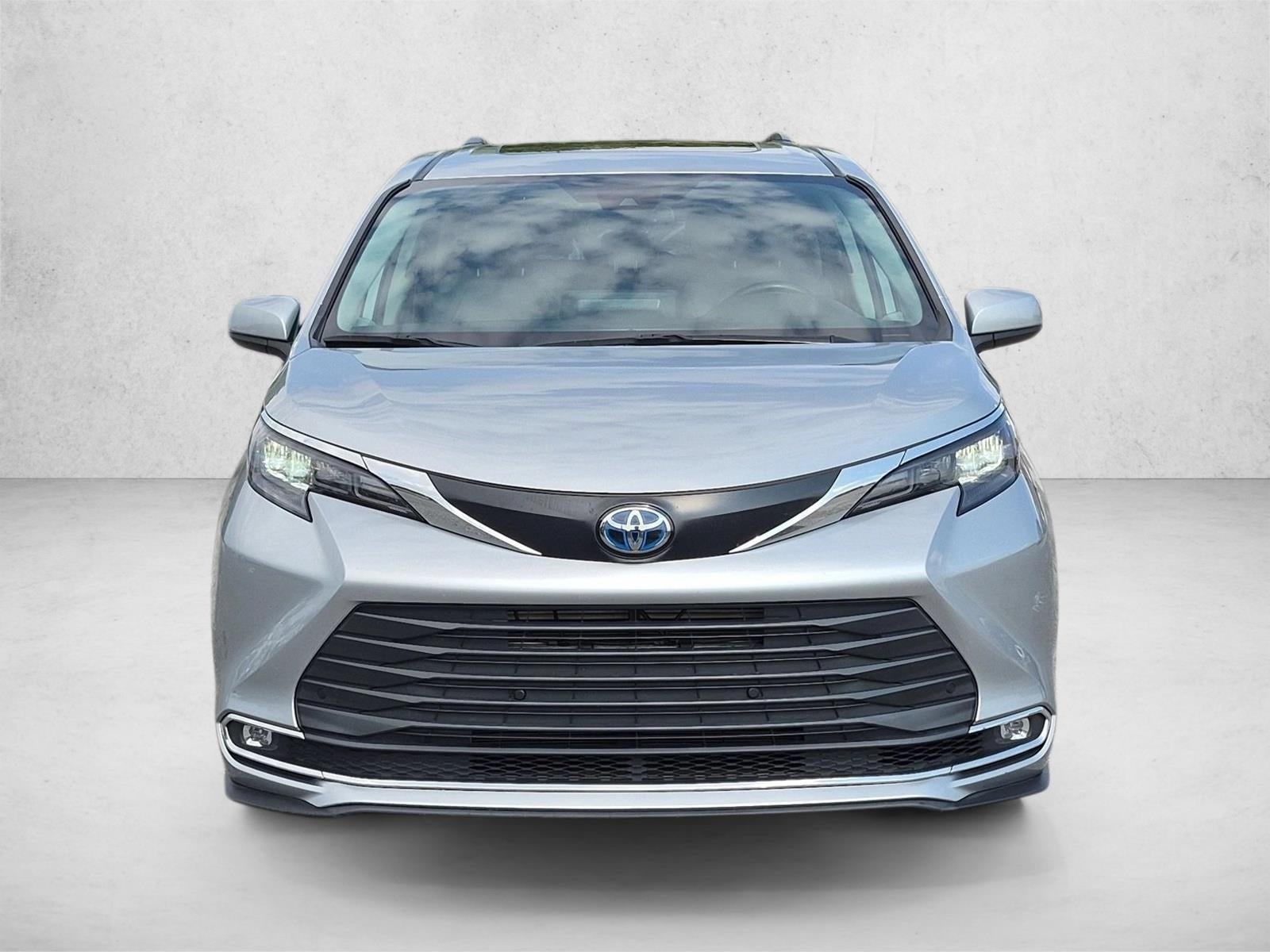2024 Toyota Sienna XLE FWD 8-Passenger (Natl)