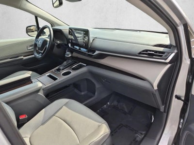 2024 Toyota Sienna XLE FWD 8-Passenger (Natl)