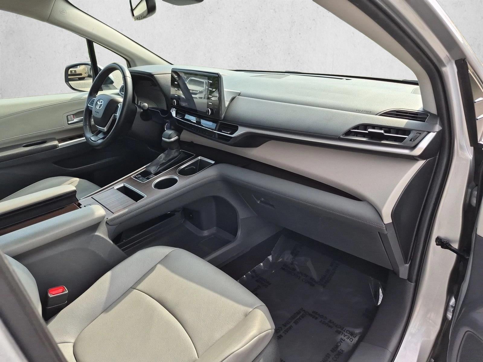 2024 Toyota Sienna XLE FWD 8-Passenger (Natl)