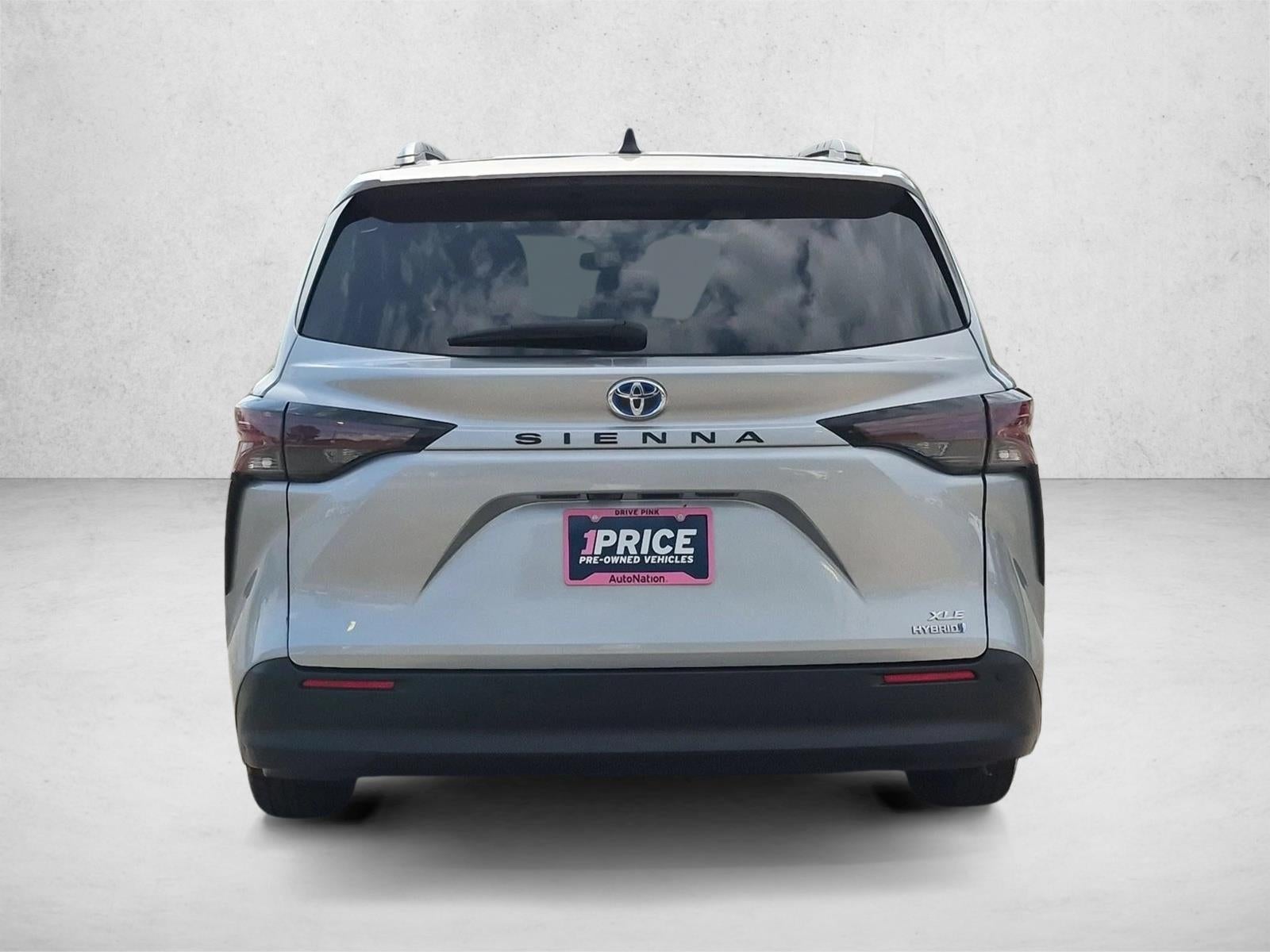 2024 Toyota Sienna XLE FWD 8-Passenger (Natl)