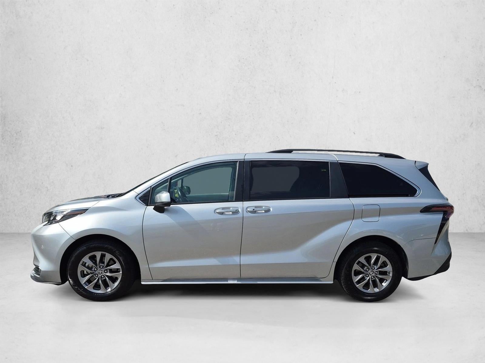 2024 Toyota Sienna XLE FWD 8-Passenger (Natl)