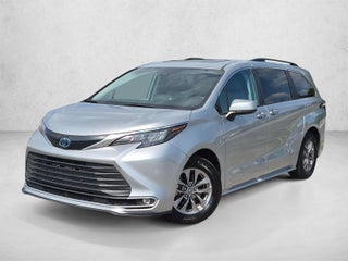 2024 Toyota Sienna XLE FWD 8-Passenger (Natl)