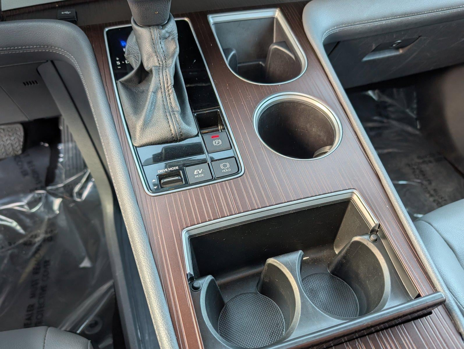 2024 Toyota Sienna XLE FWD 8-Passenger (Natl)