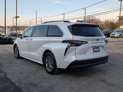 2024 Toyota Sienna XLE FWD 8-Passenger (Natl)