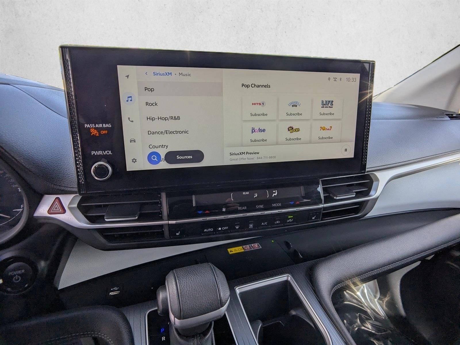 2025 Toyota Sienna XLE FWD 8-Passenger (Natl)