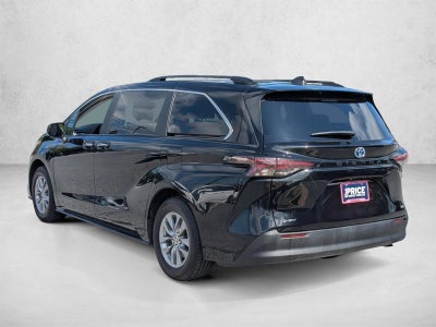 2025 Toyota Sienna XLE FWD 8-Passenger (Natl)